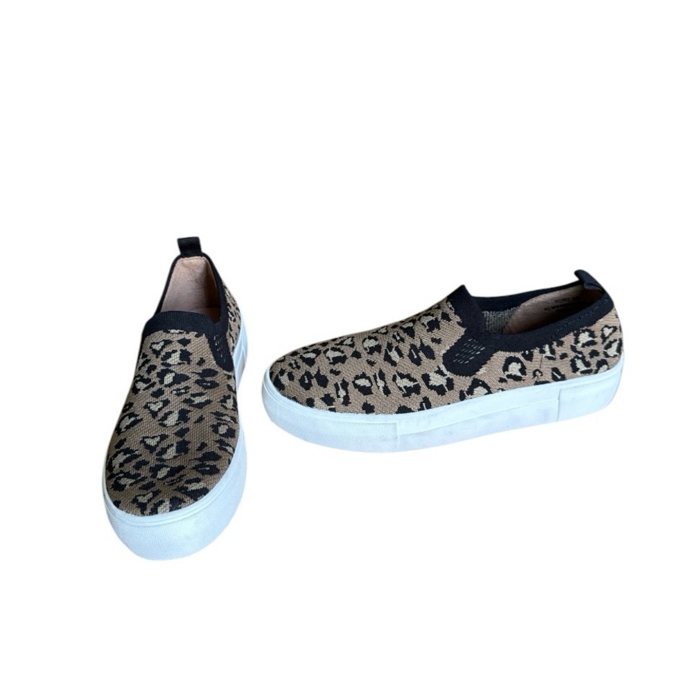Cushionaire Rory Women's Knit Leopard Print Stretch Slip-On Sneaker Size 8